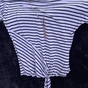 Black & white simple shirt, necklace attached
